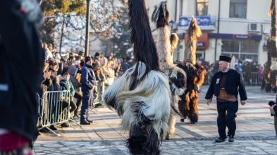 Парад на красота и традиции в Разлог