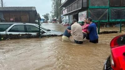 Потопът взе три жертви, издарват още двама души, вижте водния ад