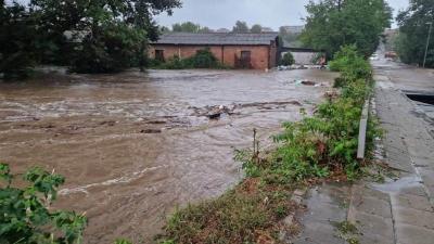 Потопът взе три жертви, издарват още двама души, вижте водния ад