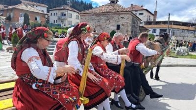 Елешница, Баня, Годлево и Горно Драглище отбелязаха с богати празнични програми Великден