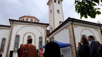 Специален празник събра стотици миряни в храма Св.Св. Константин и Елена в Струмяни