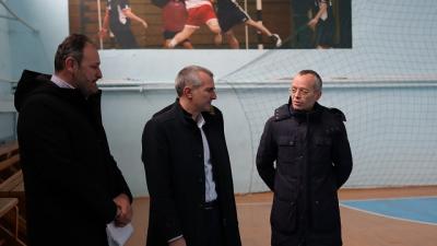 Създаване на спортно училище обсъди министър Димитър Илиев в Благоевград