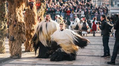 В Брежани сътвориха уникални кукерски маски от мъх