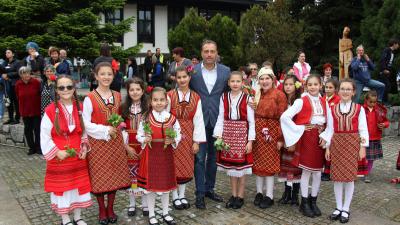 Розите на България” танцуваха в Банско