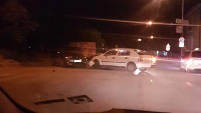 Полицейска кола катастрофира при гонка в Благоевград