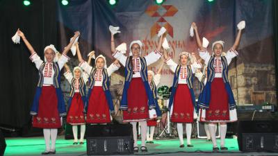 Над 1600 участници на първия Национален фестивал за народно творчество  Фолклорна магия - Банско