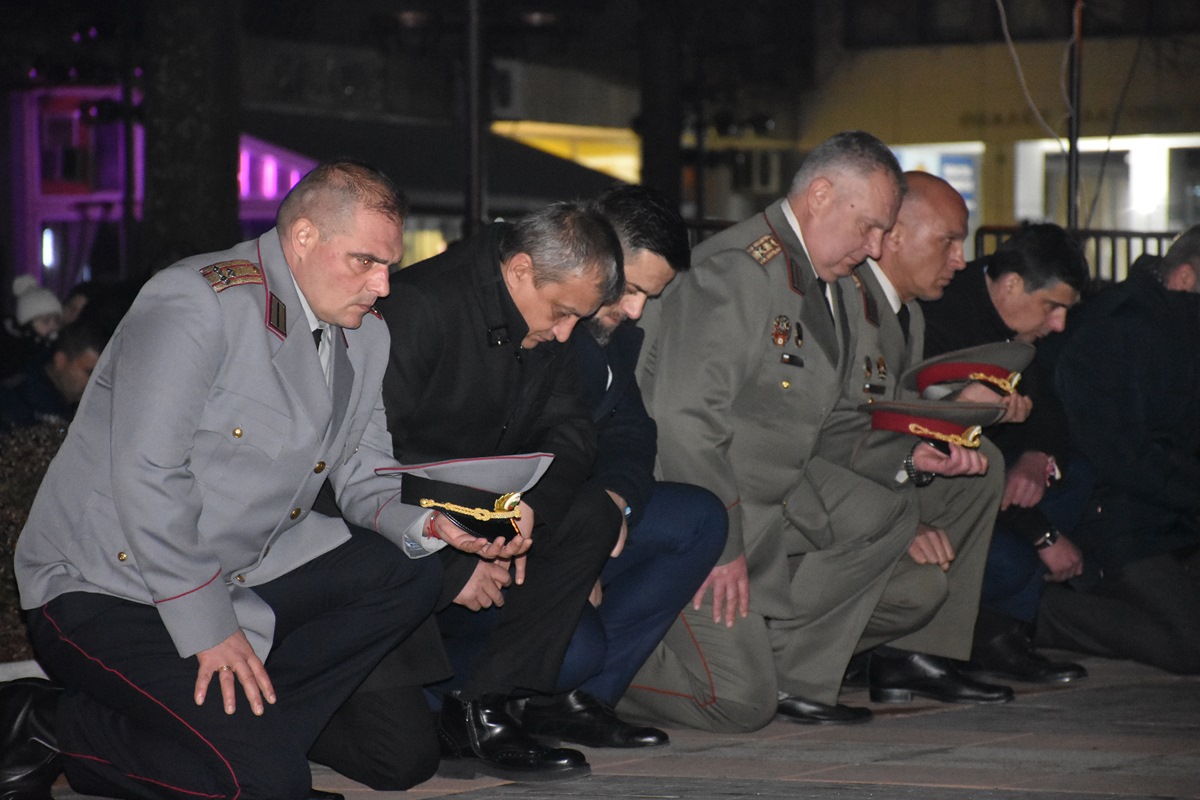 Тържествена проверка (заря) постави начало на честванията в Благоевград по повод 145 г. от Освобождението на България