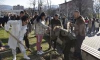 Община Симитли отбеляза Седмица на гората със засаждане на фиданки