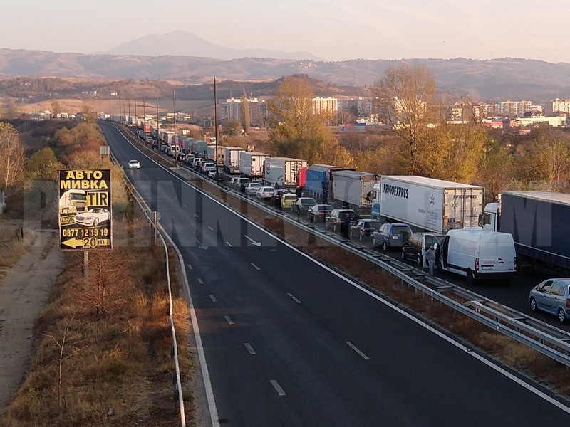 Полицията обяви операция отпушване на главен път- Е-79