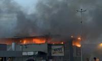 Голям пожар избухна в търговски център в Гоце Делчев