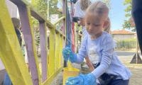 Акция ДОБРОВОЛЦИ продължава: Оградата на детска градина  Радост  в Симитли светна в красиви цветове