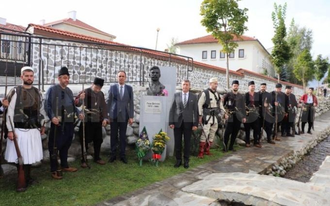 Поклон в Банско пред загиналите за свободата