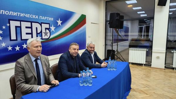 Областният кординатор на ГЕРБ Атанас Камбитов тръгна на среща с актива, първо отиде в Разлог