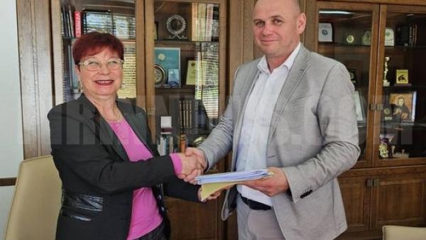 Нов колективен трудов договор подписаха в Община Банско за образователните институции