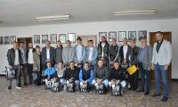 Футболисти от с. Брезница гостуваха на кмета на Гоце Делчев