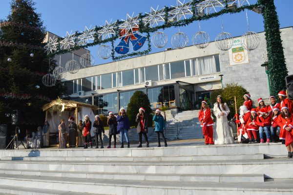 САНДАНСКИ В ОЧАКВАНЕ НА ПРАЗНИЦИТЕ. ПРОГРАМА