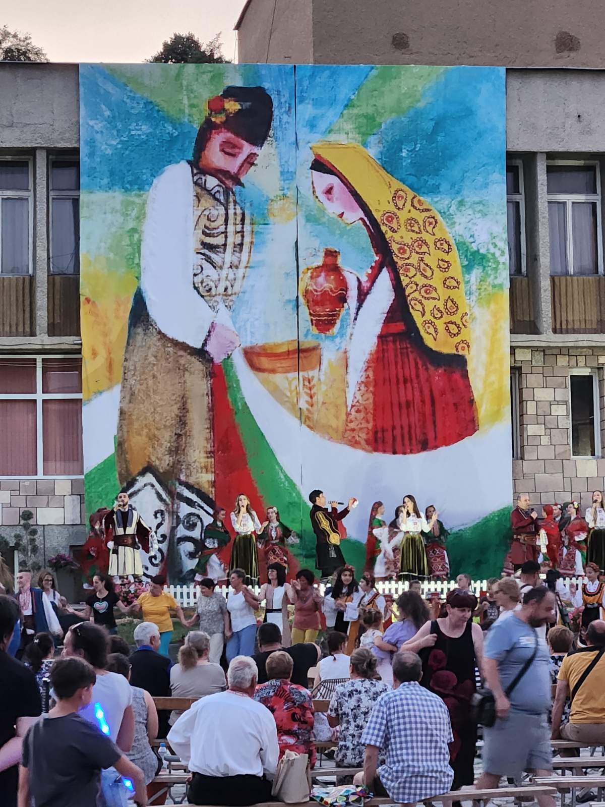 Фолклорна среща  в село Елешница, обедини на една сцена най-добрите участници от изминалите години