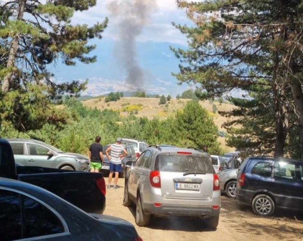 Две плевни и къща горяха в село Цапарево, пожарът е локализиран