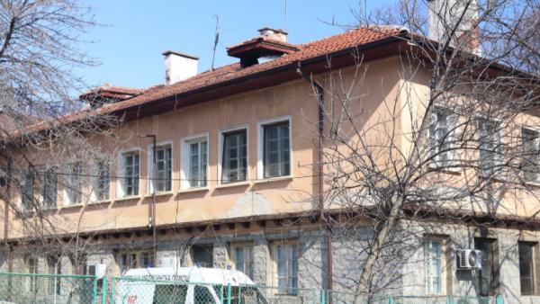 Започва ремонт на 60-годишната сграда на Спешния център в Банско