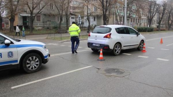 Автомобил помете 17-годишно момиче на пешеходна пътека в Петрич