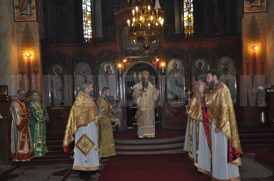 Митрополит Серафим отслужи литургия на Благовещение в Разлог