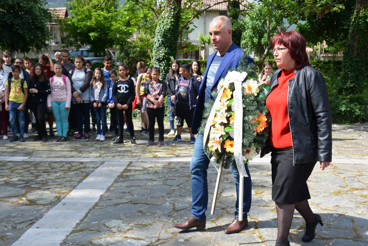 Сведоха глави за Гоце пред емблематичен паметник в Крупник