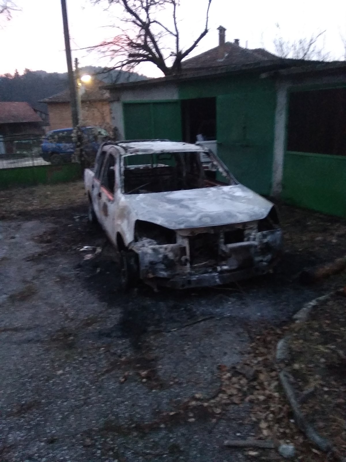 Подпалиха джип на горските в село Елешница