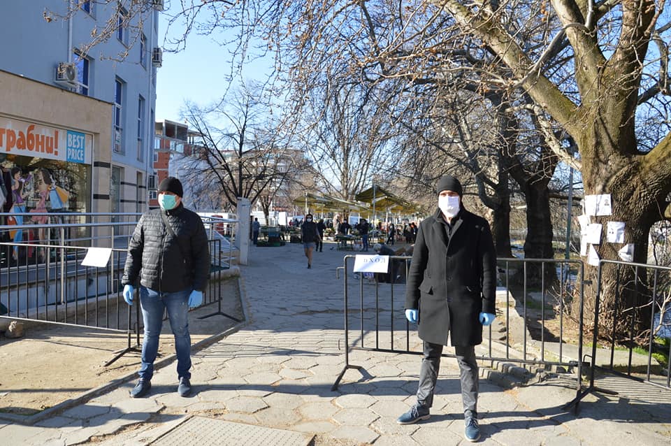 Заработи пазарът  на открито в Благоевград, минава се през КПП и с предпазни средства