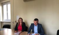 Кметът на Белица подписа пореден договор, осигурява работа на 40 безработни