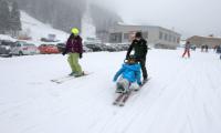 Деца с увреждания караха ски в Банско