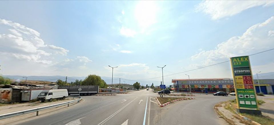 Община Петрич иска от АПИ и МРРБ кръгово кръстовище при борсата край Кърналово