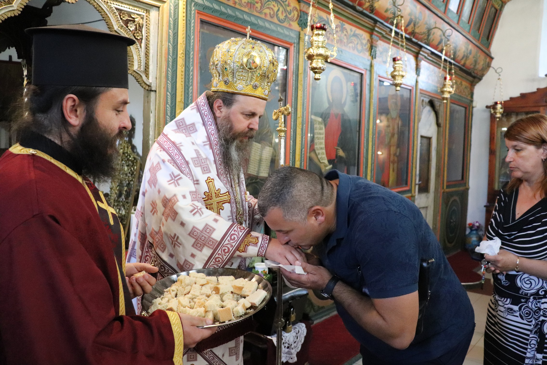 Неврокопският митрополит Серафим в Добринище на Петровден