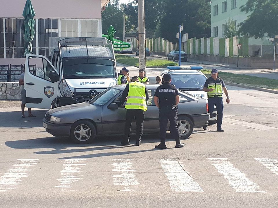 Акция  Респект на МВР, жандармерия нахлу в ромски махали на Пиринско