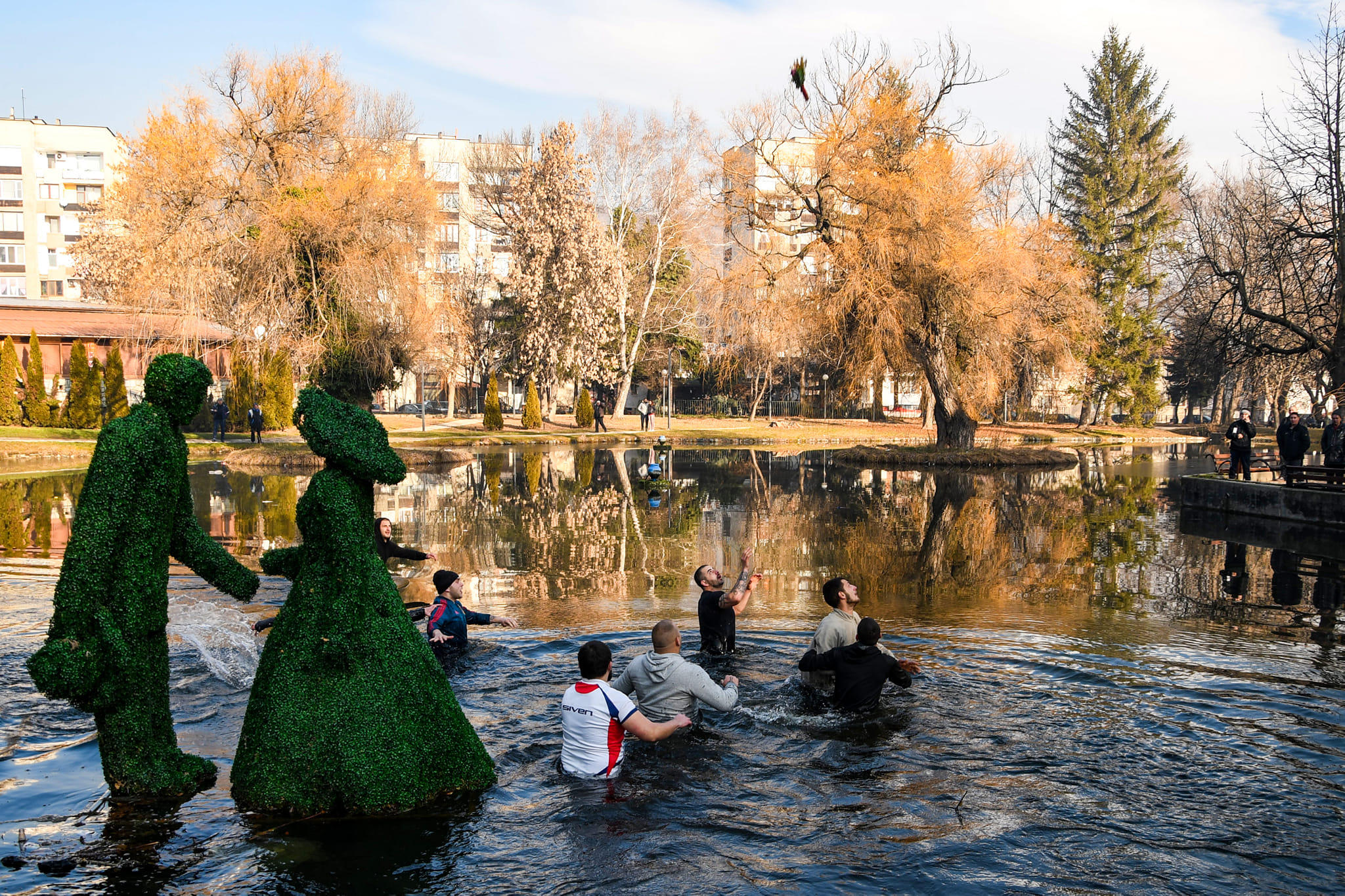 Йордановден в Разлог, вижте кой хвана кръста