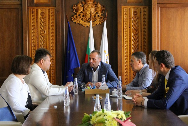 Дистрикт гуверньора на Ротари България на среща при кмета на Банско