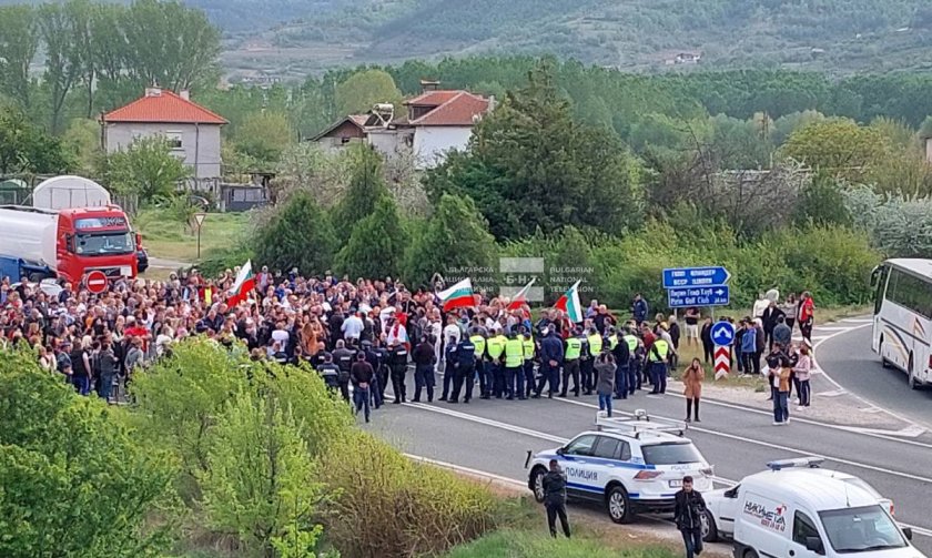 Симитличани отново излизат на протест, още по-гневни, може да има и гражданско неподчинение