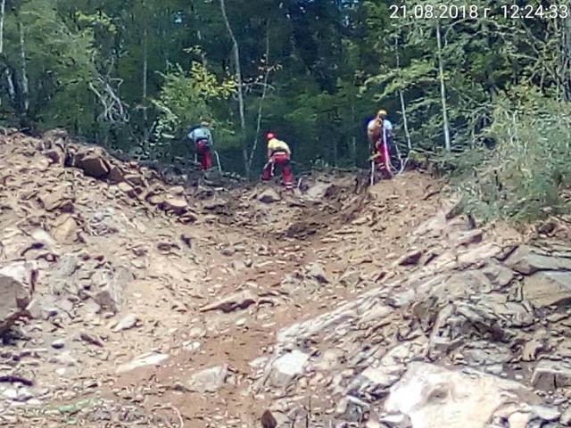 Алпинисти обрушват опасен скат  на пътя за Рилския манастир