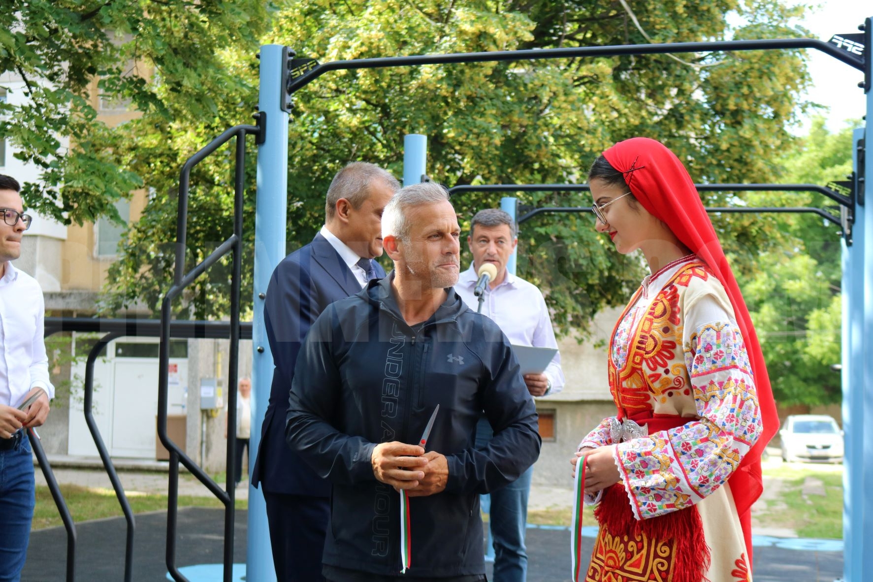 Йордан Йовчев, кметът Илко Стоянов и Александър Личев откриха новоизградена стрийт фитнес площадка в Благоевград