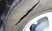 Срязаха гумите на 12 автомобила в Симитли