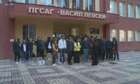 Ученици от Благоевград ще доставят събрани дарения в Каравелово