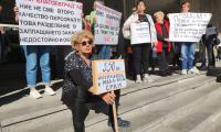 Медици от МБАЛ-Благоевград излязоха на протест, искат достойно заплащане